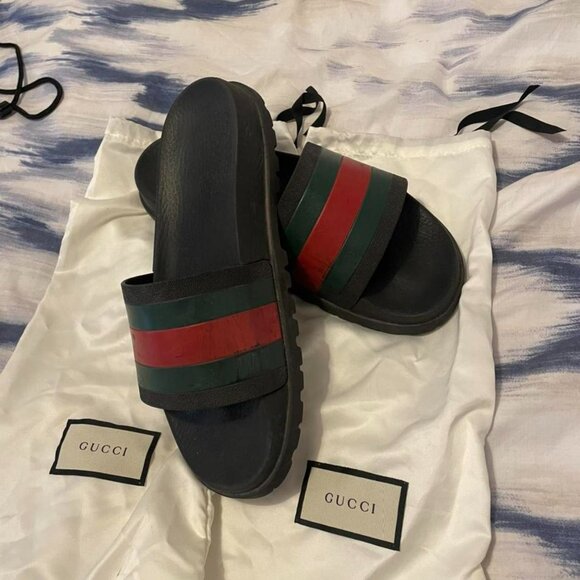 Gucci Women's Black and Red Slides